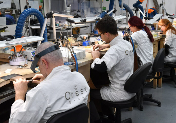 La-firma-francesa-Orest-Group-recluta-talento-joyero-en-Vigo.jpg