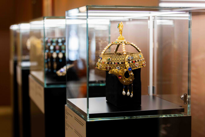El-Museo-del-Gioiello-de-Vicenza-rinde-homenaje-a-la-joyeria-escenica-de-la-opera-con-una-exposicion-dedicada-a-Corbella.jpg