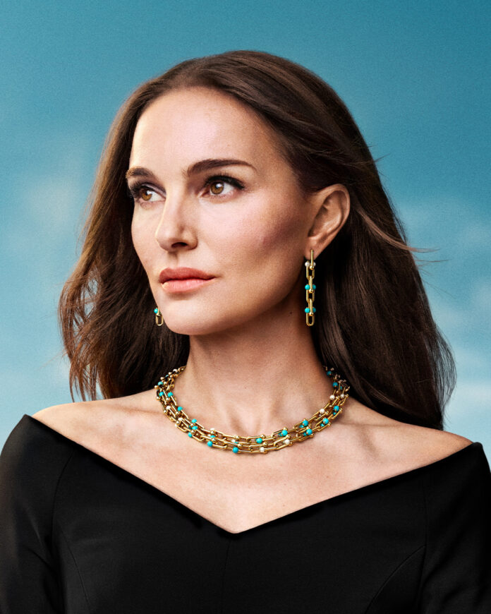 Los-nuevos-disenos-HardWear-de-Tiffany-Co.-que-rinden-homenaje-al-legado-de-la-Maison-en-el-mundo-de-las-gemas-de-color-.jpg